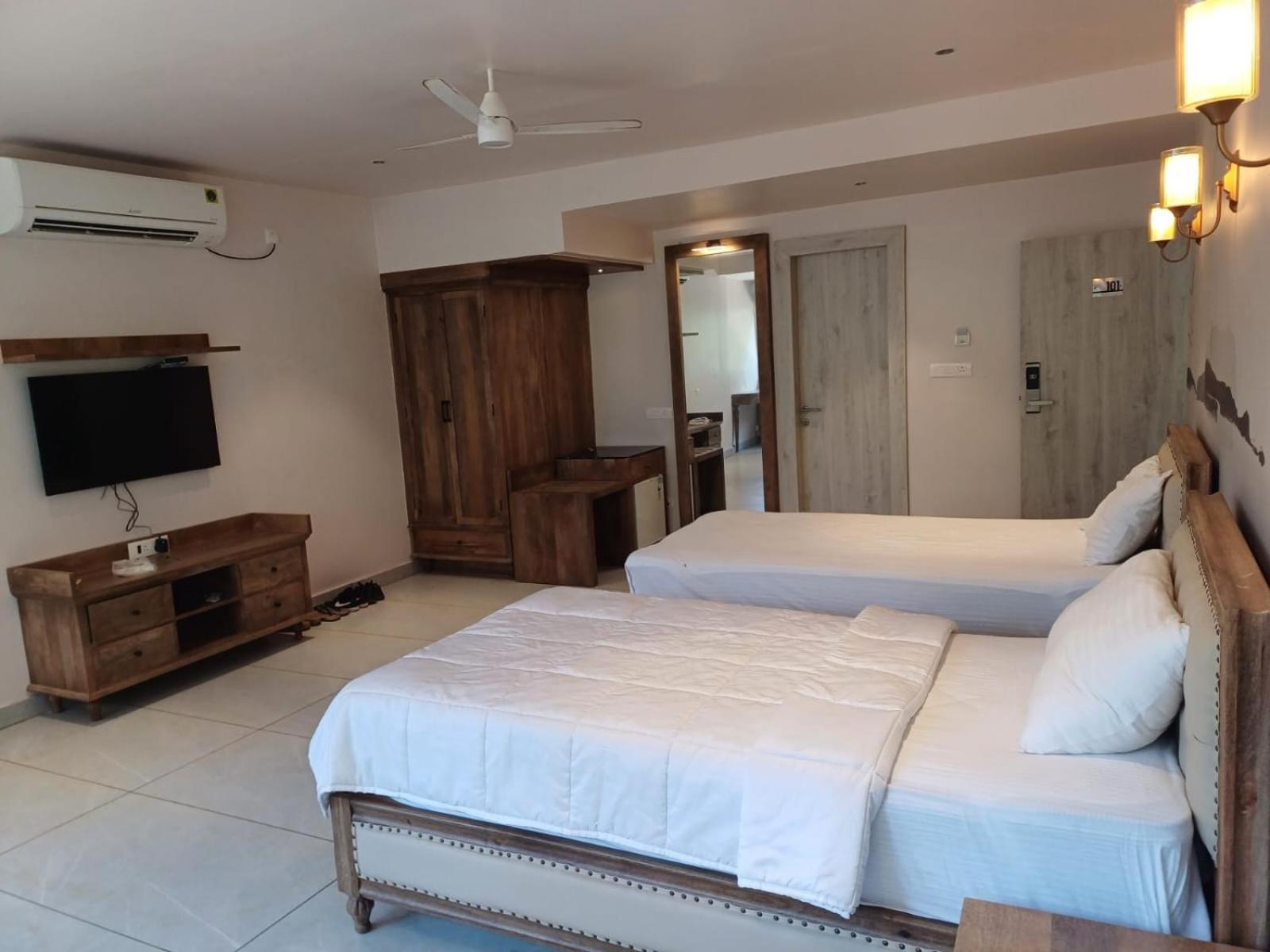 Ariena By Spree Hotels Goa Morjim Exterior photo